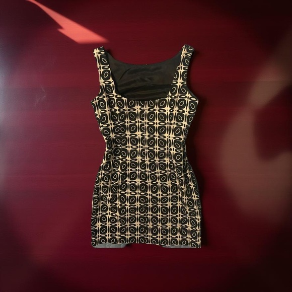 Geometric Patterned Black and Cream Dress - Picture 2 of 3